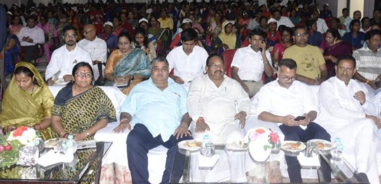 Union Minister of State Smt. Savitri Thakur inspected Anganwadi centers and Sakhi One Stop Center during her visit to Surguja