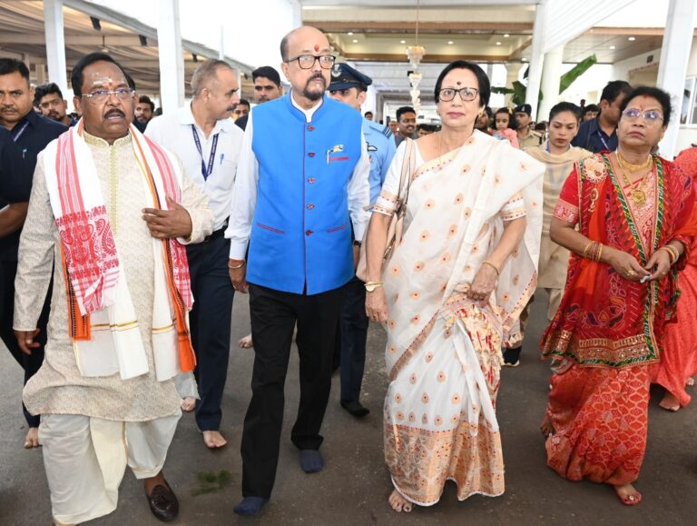 Governor and First lady attend ceremony