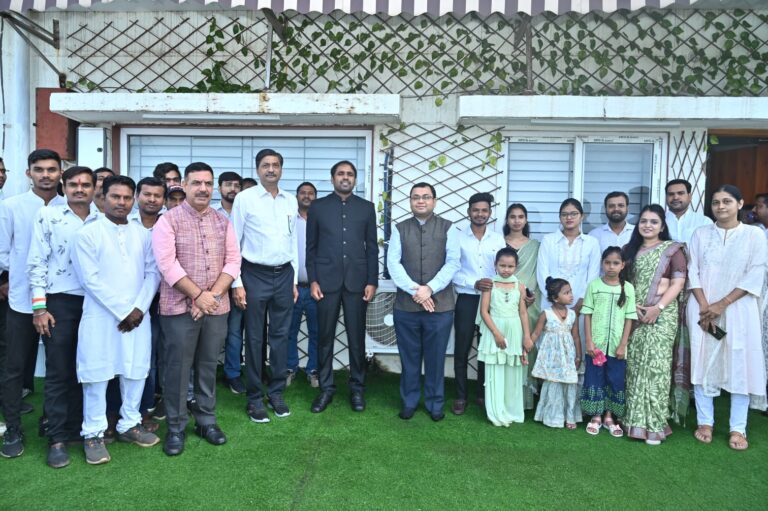 Managing Director hoisted the flag at Raipur Smart City Ltd. office