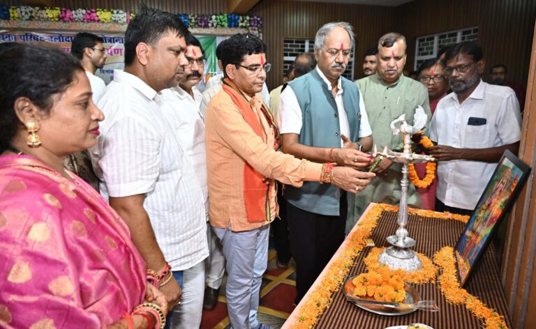 Cabinet Minister and MP performed Bhoomi Pujan