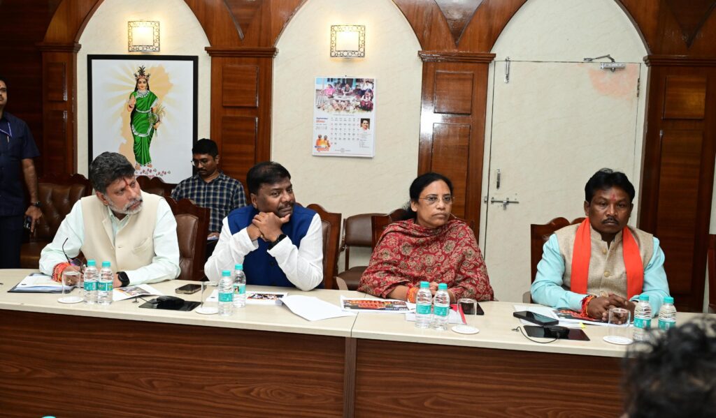 CM reviewed the organization of Bastar Dussehra festival