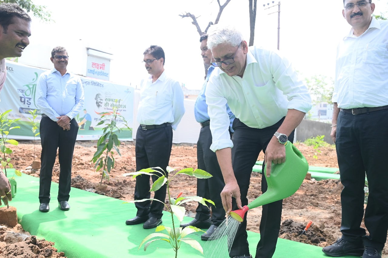 SECL organises Plantation drive under “Ek Ped Maa Ke Naam” as part of Swachhata Hi Seva campaign