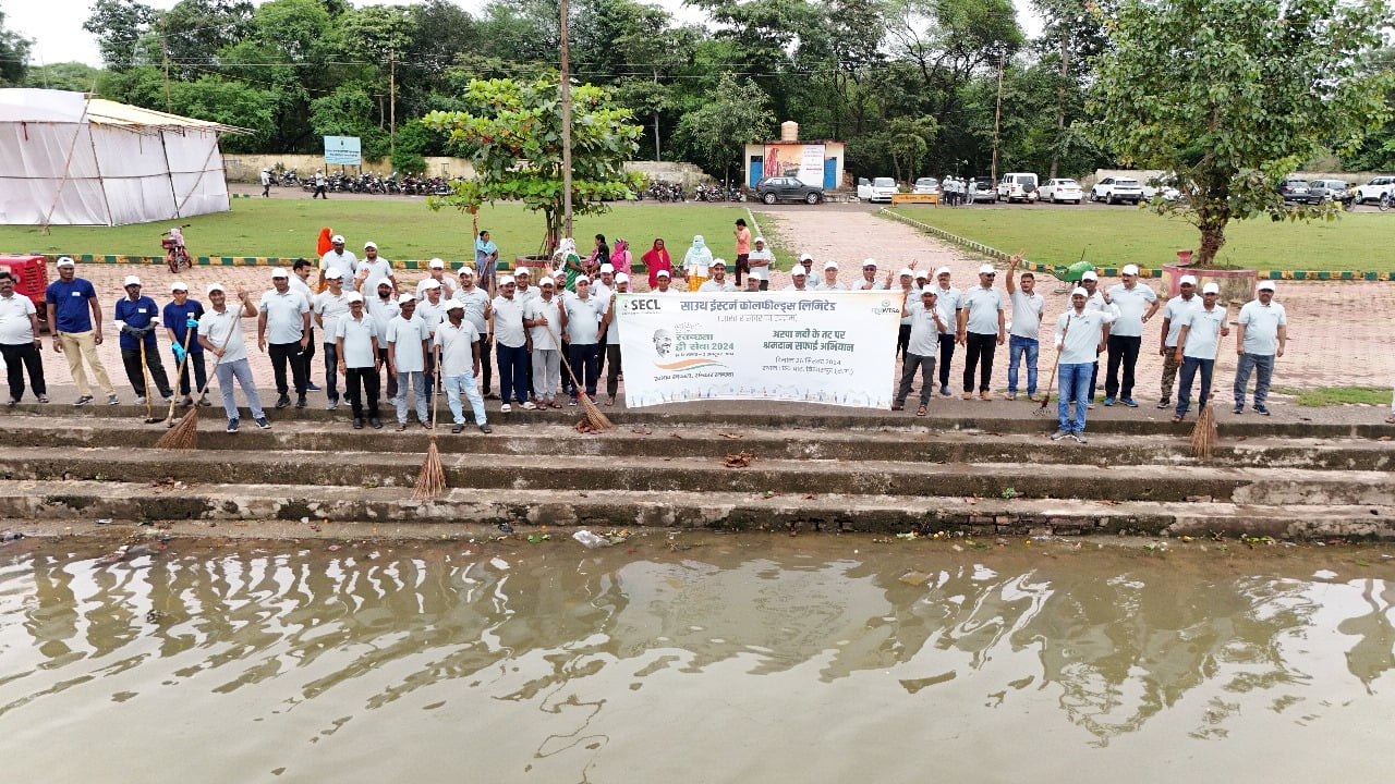 SECL conducted a cleanliness drive at Chhath Ghat of Arpa River under the Swachhta Hi Seva campaign