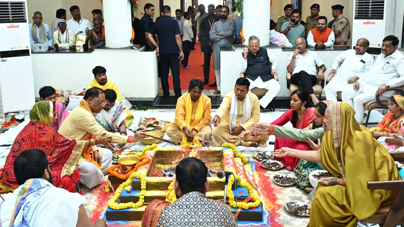 Chief Minister Shri Vishnu Deo Sai performs house-warming ceremony at new official residence in Nava Raipur on October 5