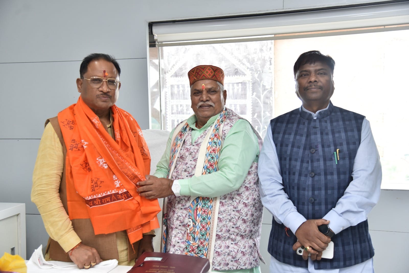 Bihar Forest and Cooperative Minister Dr Prem Kumar pays courtsey visit to Chief Minister Shri Vishnu Deo Sai