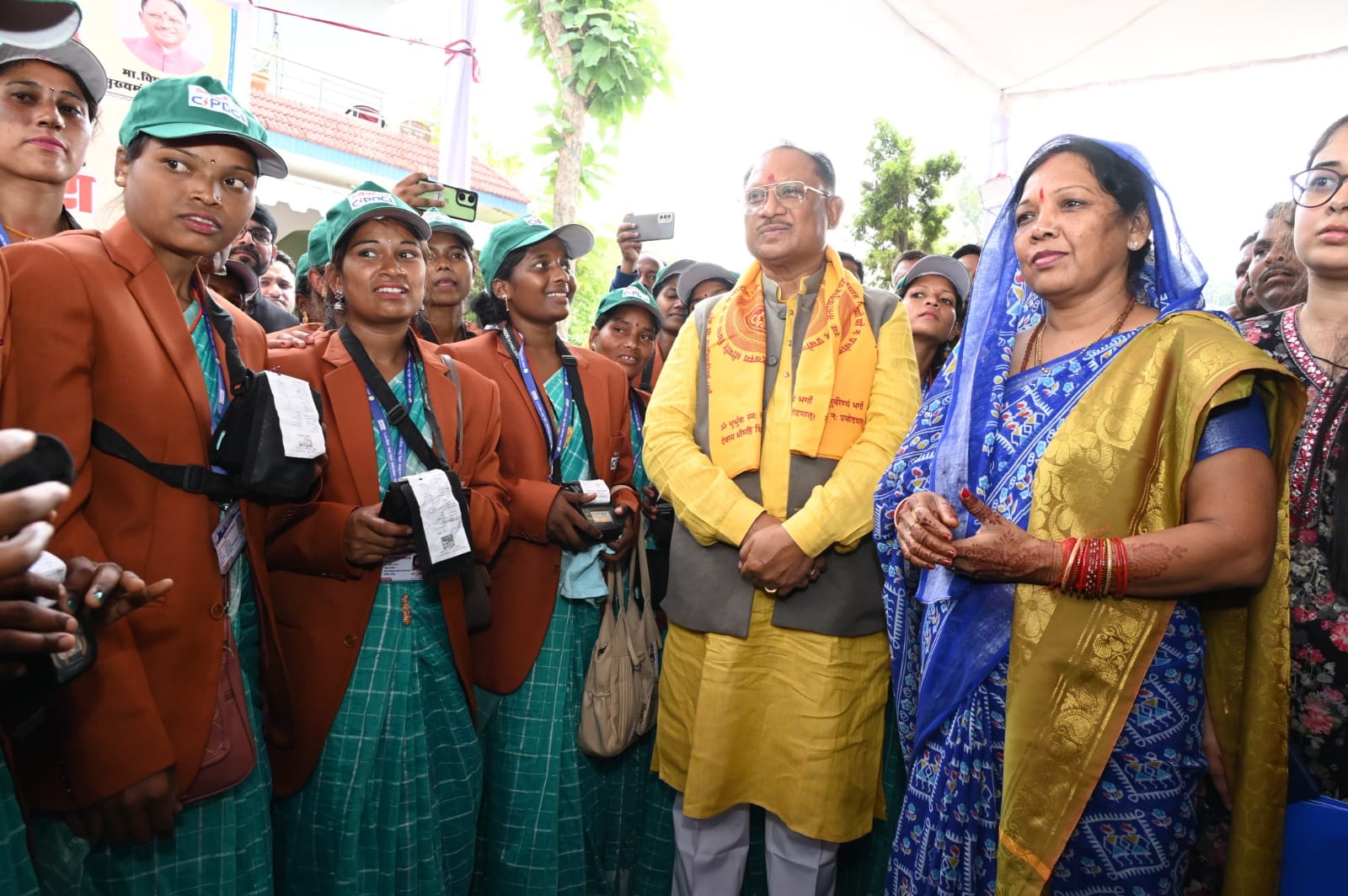 Chief Minister Shri Vishnu Deo Sai Distributes Power Kits to Bijli Sakhis