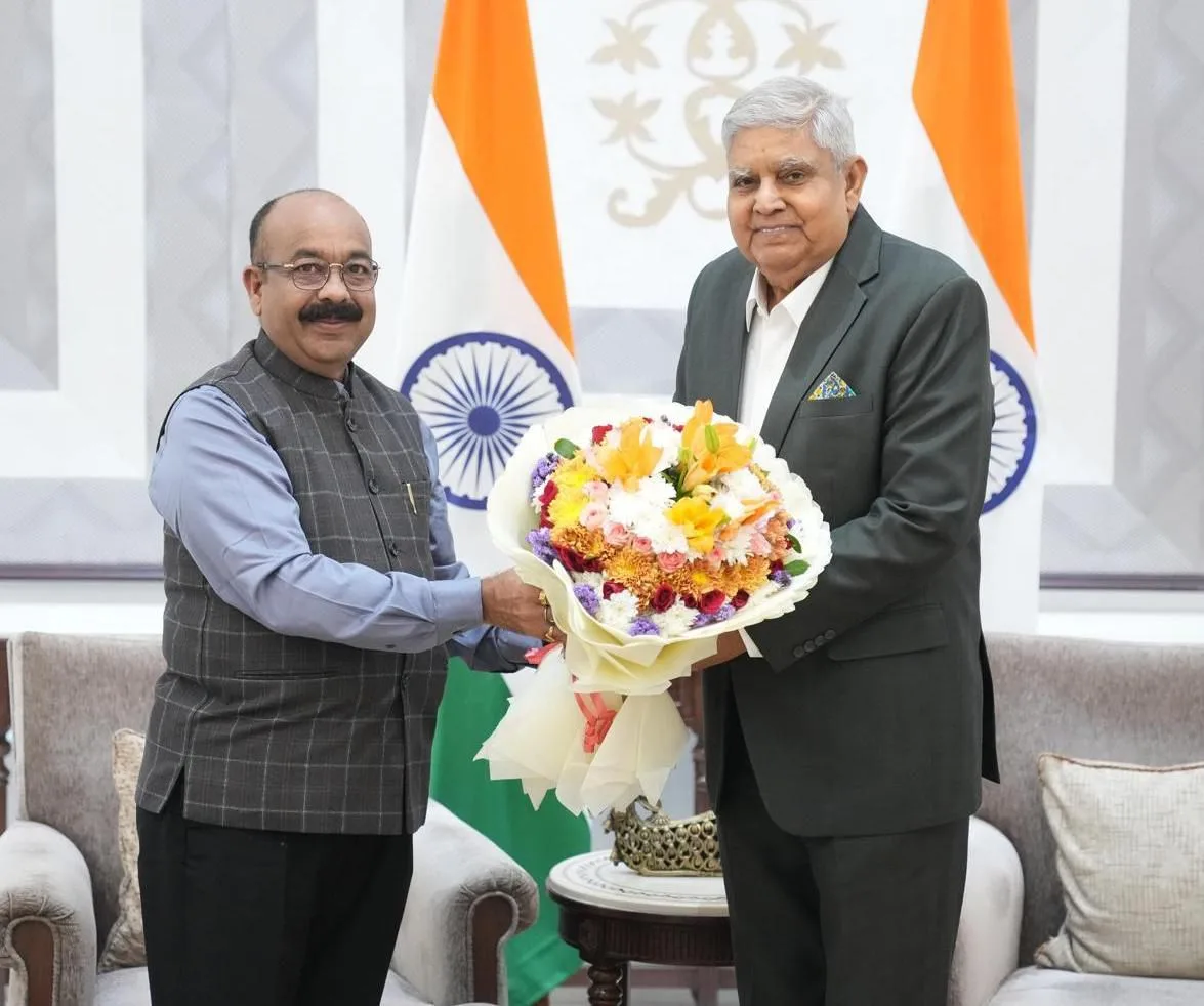 Deputy Chief Minister Shri Arun Sao met with Vice President Shri Jagdeep Dhankhar to extend an invitation for chief guest role at the closing ceremony of Rajyotsav.