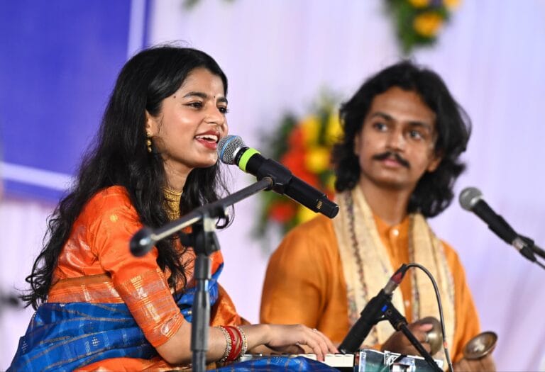 Chhattisgarh Vidhan Sabha Resonates with Devotion as Folk Singer Maithili Thakur Enchants with Soulful Bhajans
