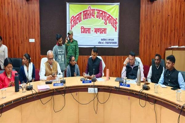 Public hearing: Collector Mr. Mishra heard the problems of 67 applicants