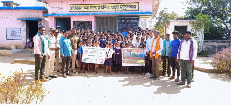 Awareness campaign for forest fire safety, villagers and students took oath of protection
