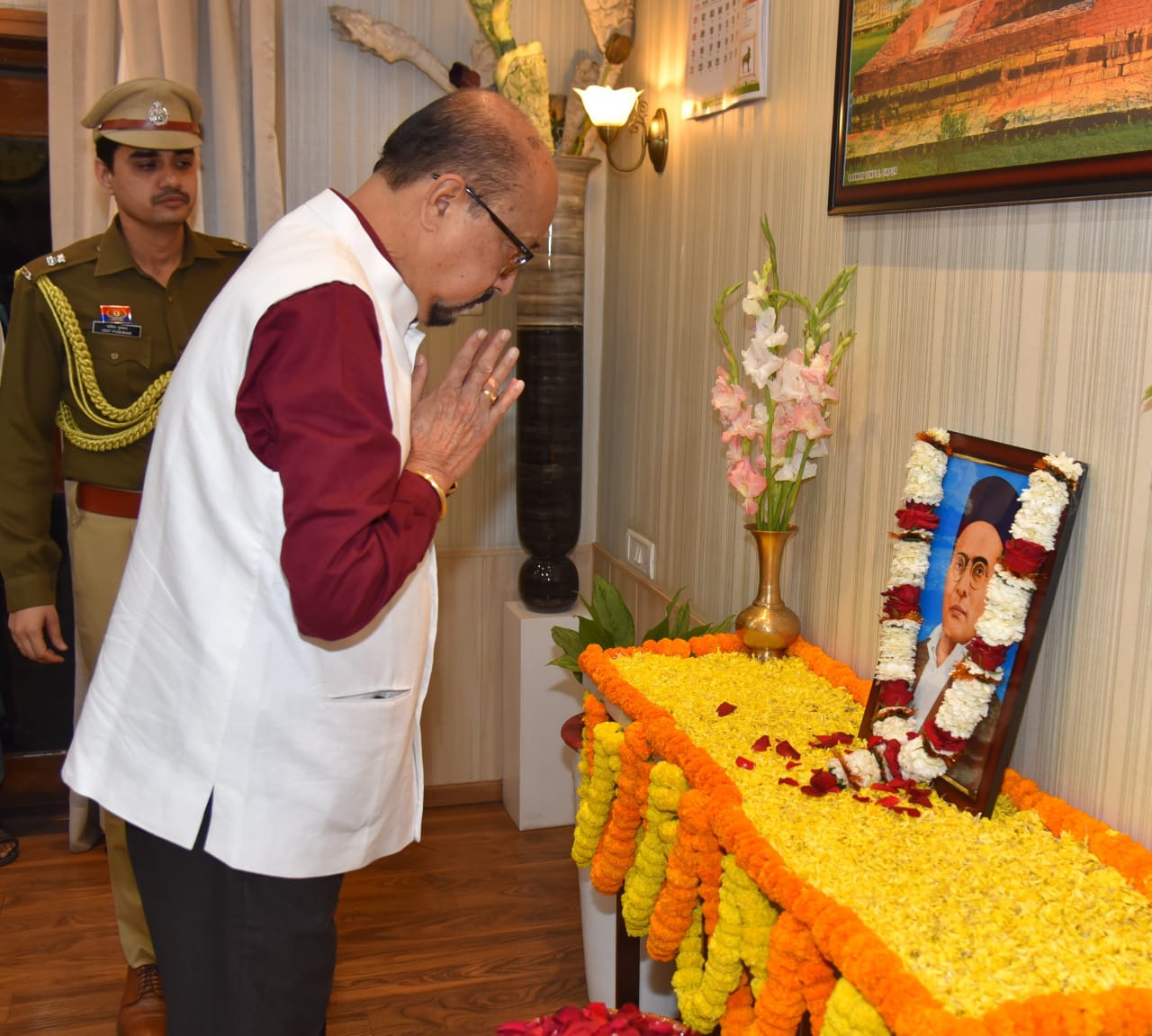 Governor Shri Deka paid tribute to Veer Vinayak Damodar Savarkar