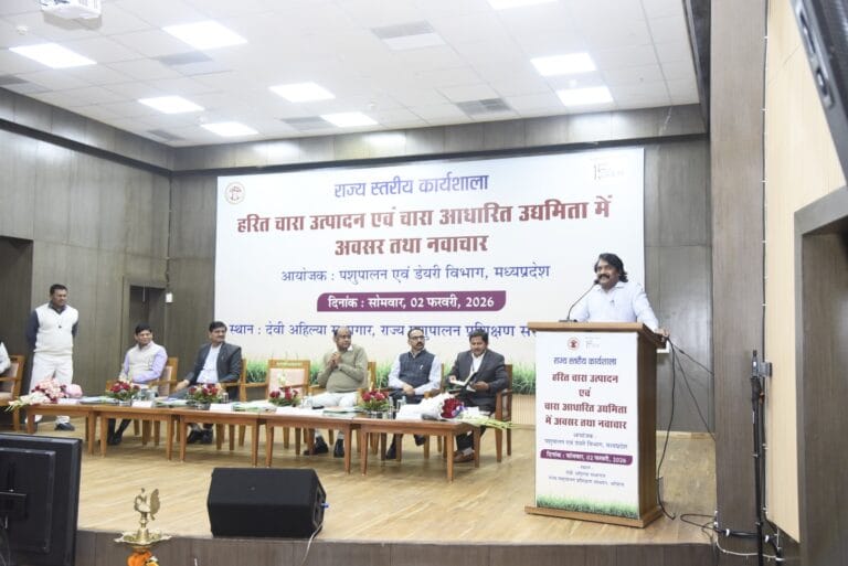 Discussion on opportunities and innovations in green fodder production and fodder-based entrepreneurship