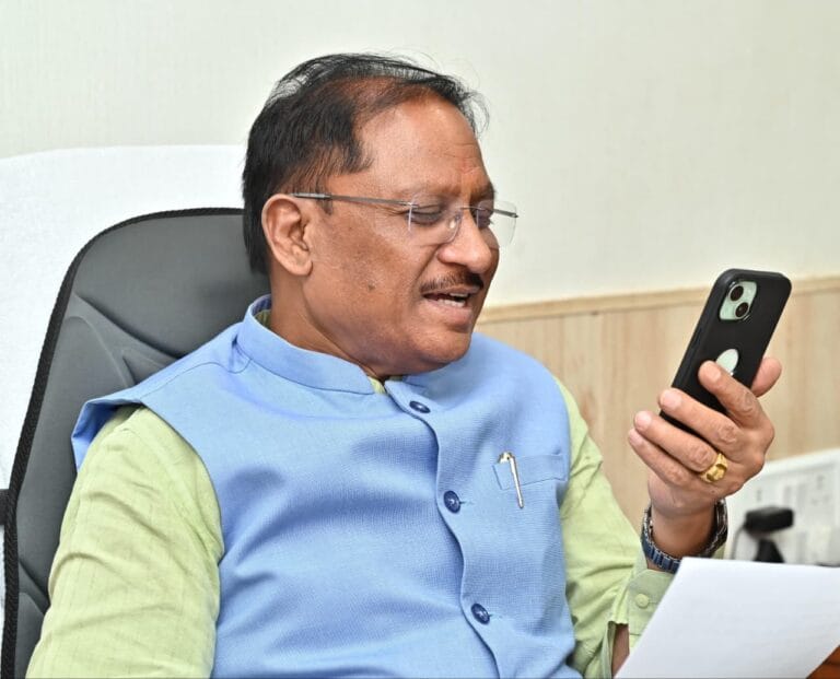 Chief Minister congratulated the successful candidates of the state in the UPSC Civil Services Examination through video call.