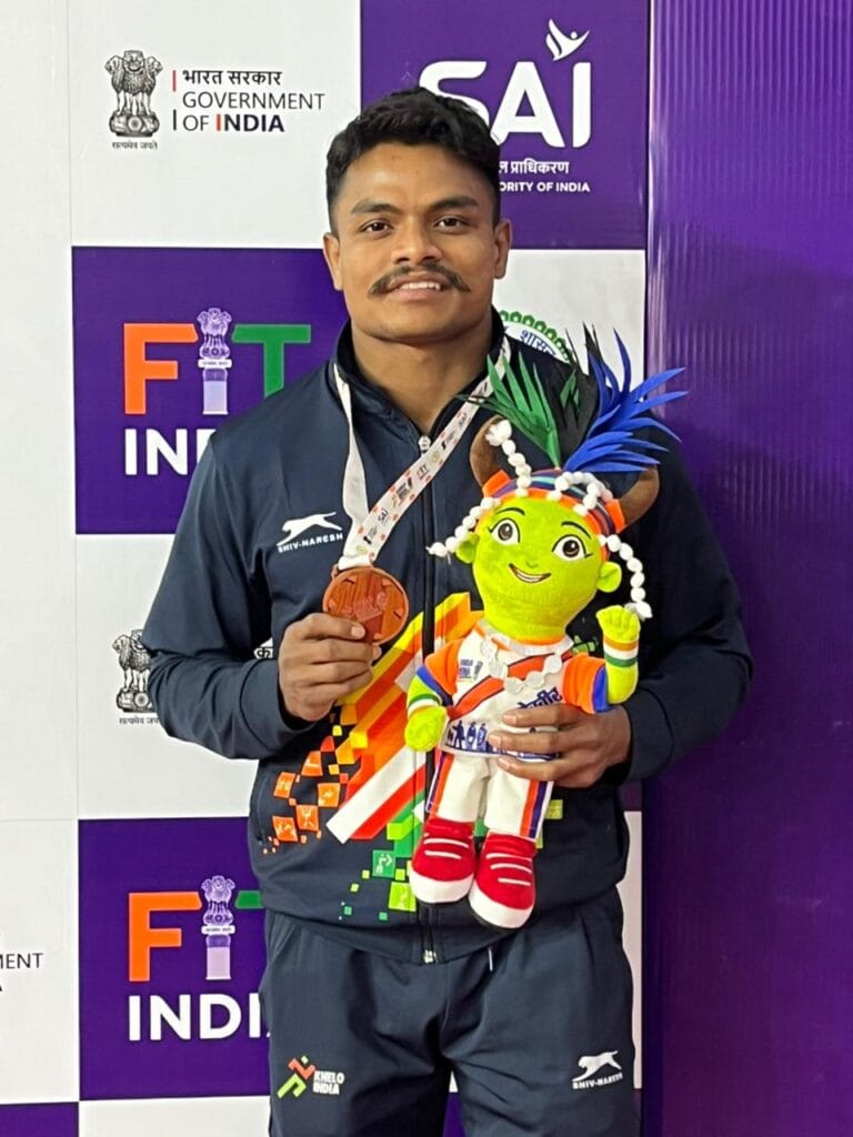 Khelo India Tribal Games: Jharkhand’s Anjit Munda, tempered in the furnace of struggles, became gold, won gold medal in wrestling.