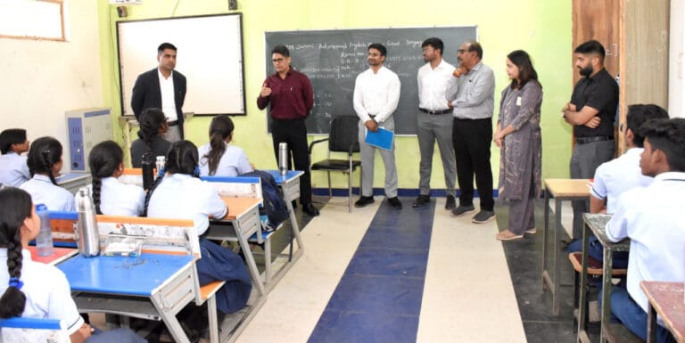 In-charge Secretary Avinash Champawat inspected PM Shri School Dongargarh.