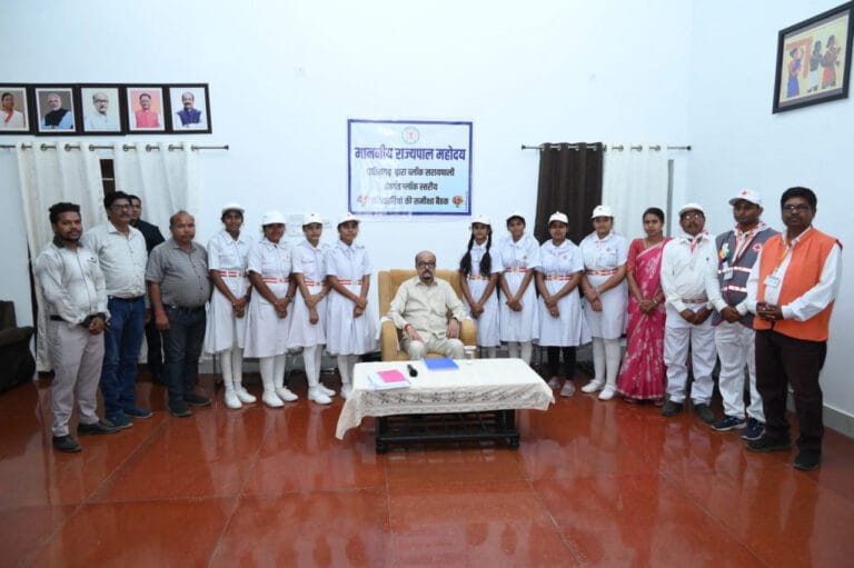 Red Cross representatives pay cordial visit to the Governor