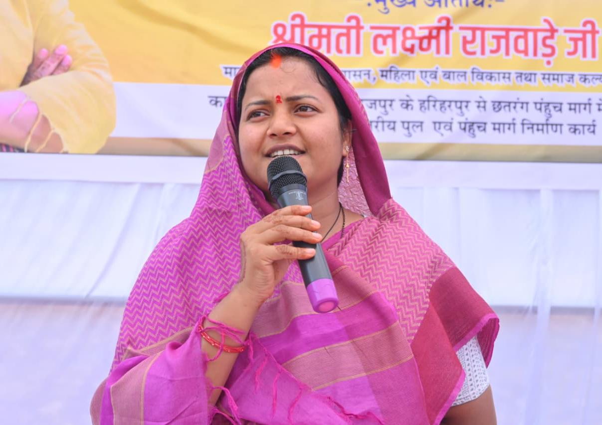 Minister Smt. Laxmi Rajwade inaugurated development works worth Rs 13.22 crore.