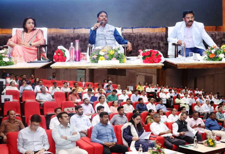 Beneficiaries should get the benefits of the schemes on time: Forest Minister Shri Kedar Kashyap