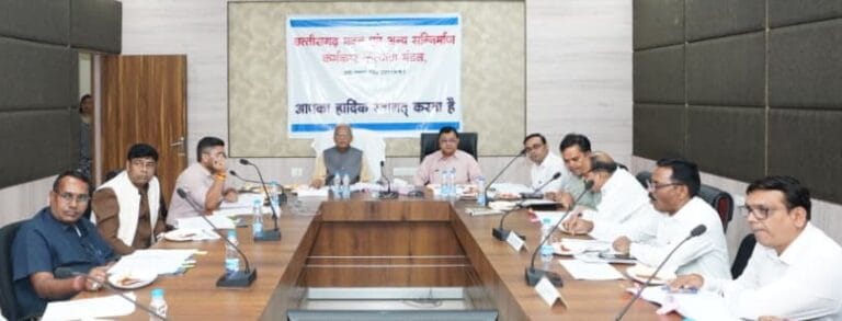 Transparency and accountability should be ensured in the implementation of schemes to protect the interests of workers and for their overall development: Labour Minister Shri Lakhan Lal Devangan