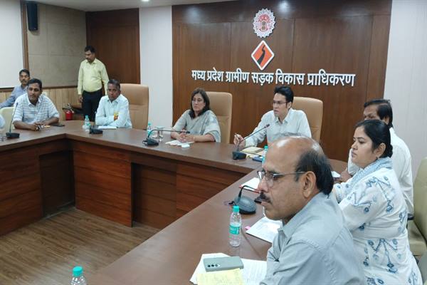 All departments participating in the Jal Ganga Sanvardhan Abhiyan must compulsorily enter the information in the dashboard: Additional Chief Secretary Mrs. Rastogi