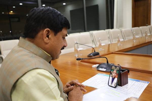 Chief Minister Dr. Yadav congratulated Ms. Pratibha Singh over video call.