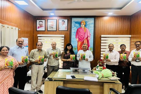 Minister Shri Parmar released the booklet based on the national webinar on “Climate Change and Biodiversity”.