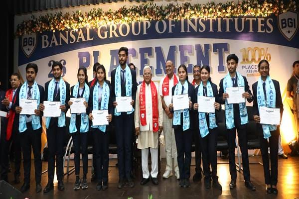 Always be grateful for the values ​​inculcated by parents and the knowledge gained from teachers: Governor Shri Patel