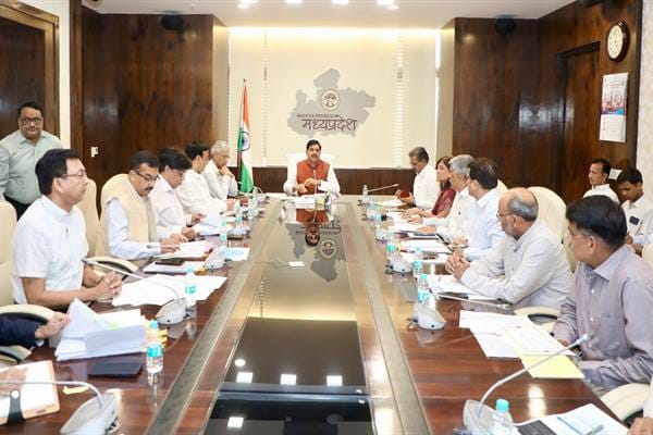 Speed ​​up public welfare works, inspect, spend the night in villages: Chief Minister Dr. Yadav