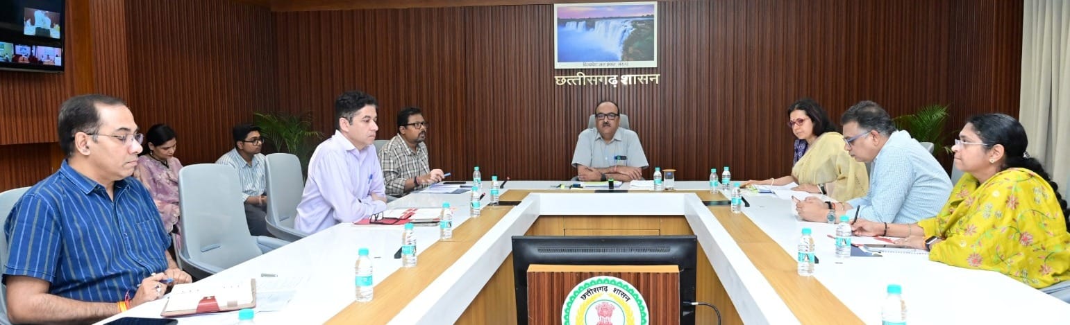 Chief Secretary Shri Vikassheel directed for strict action against drug abuse and drug trafficking.