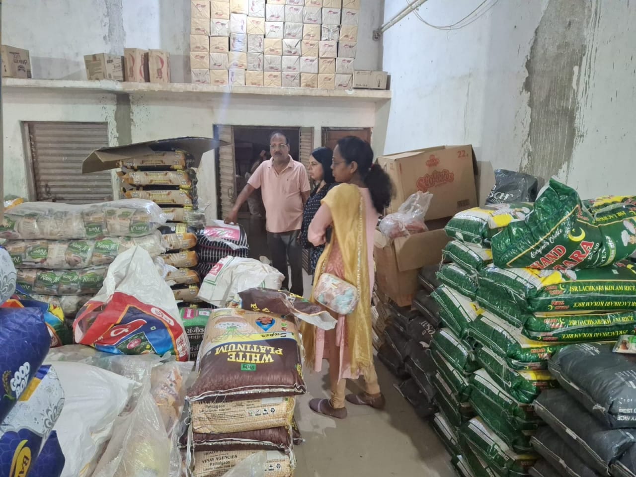 Intensive inspection of food establishments in Kunkuri under the campaign ‘Right Medicine-Pure Diet’