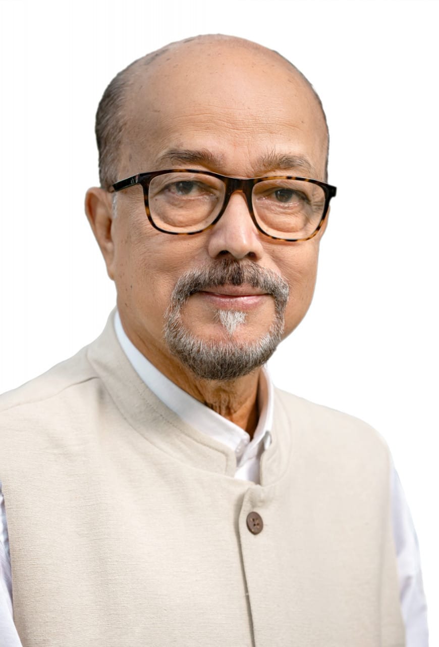 Governor Shri Deka reduced vehicles from his convoy