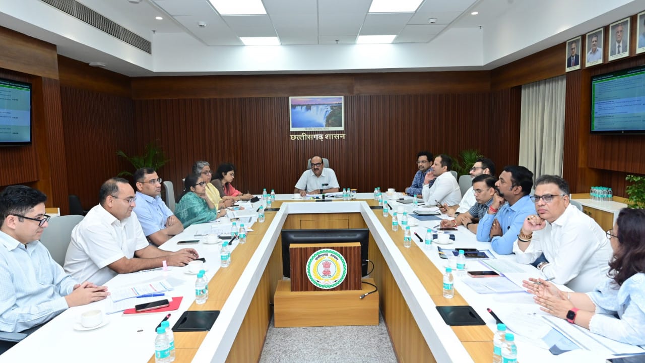 Chief Secretary reviews implementation of important schemes