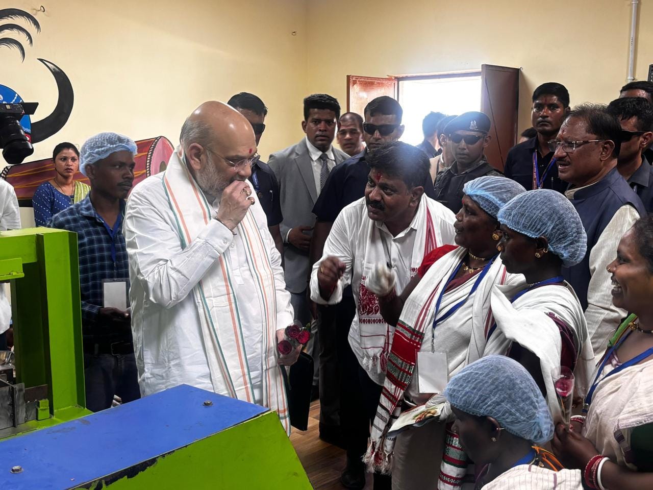 Union Home Minister Shri Amit Shah tasted the tamarind of Bastar and said that the taste of tamarind here is not sour but sweet.