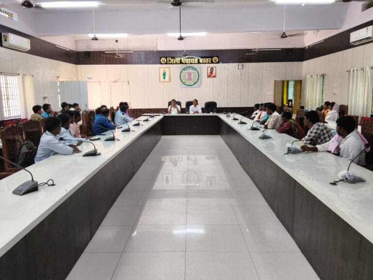 Information on business operations, loan facilities and tourism possibilities was provided to the beneficiaries in the meeting organized under Chhattisgarh Homestay Policy 2025-30.
