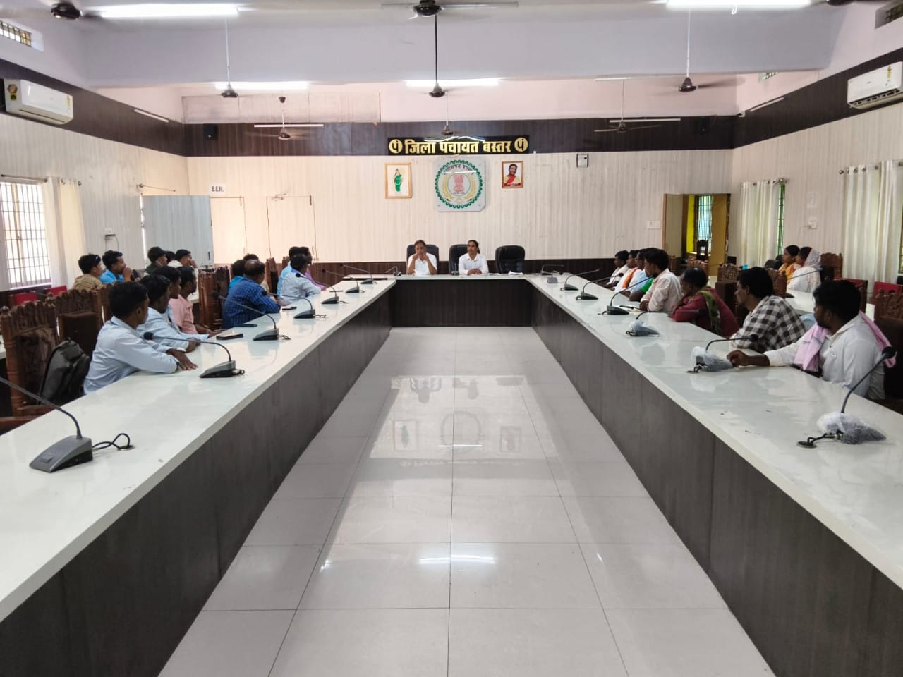 Information on business operations, loan facilities and tourism possibilities was provided to the beneficiaries in the meeting organized under Chhattisgarh Homestay Policy 2025-30.