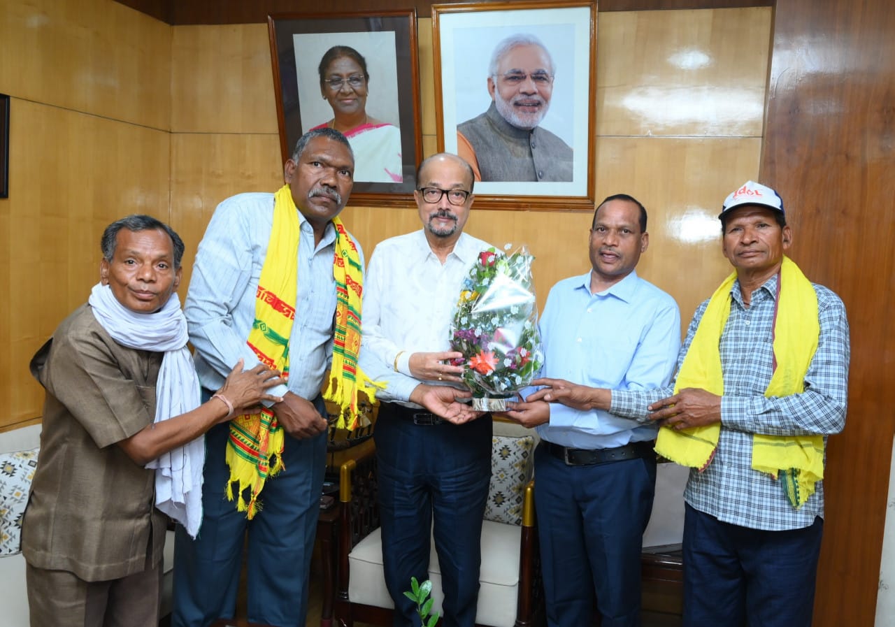 Officials of All India Gondwana Gond Mahasabha paid a courtesy call on Governor Shri Deka