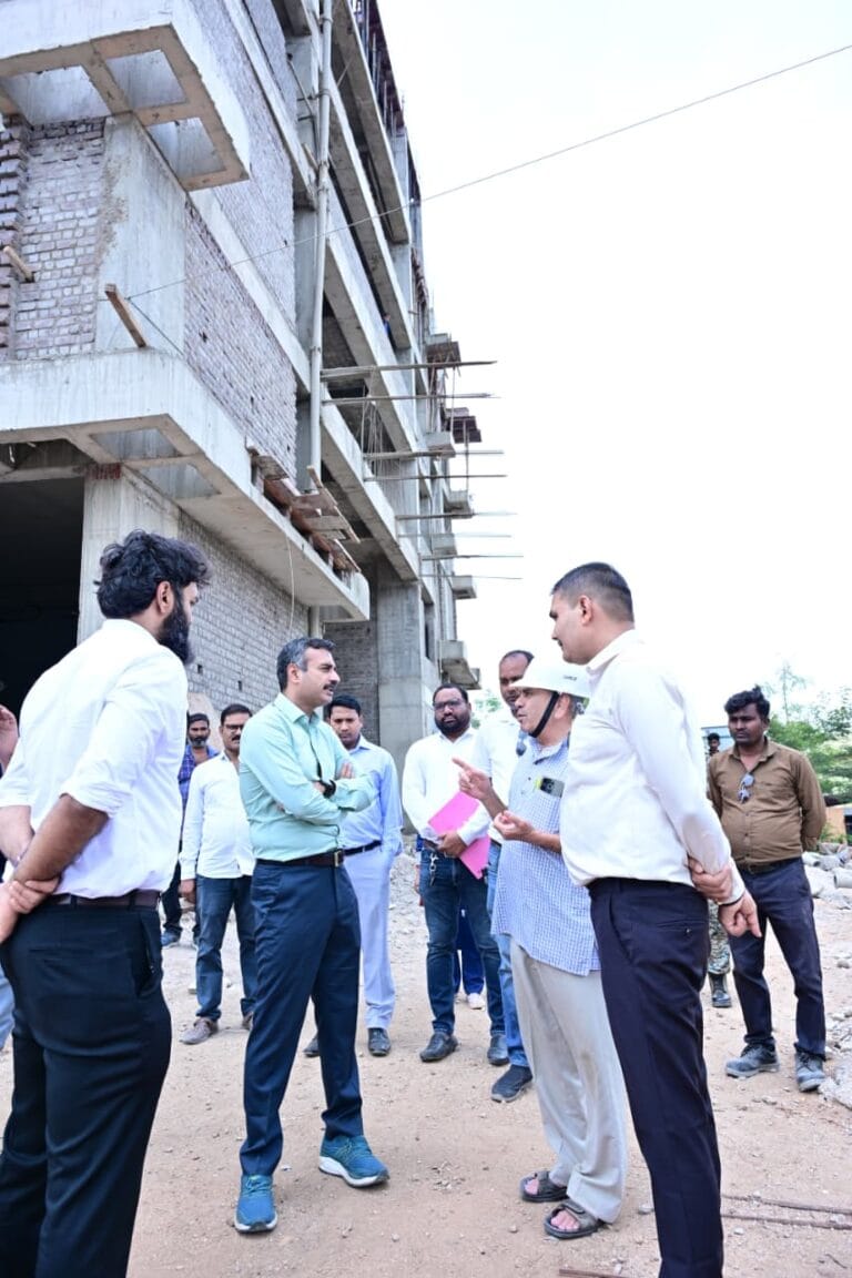 Secretary in charge of the under-construction Jagdev Ram Oraon Kalyan Ashram Hospital, Shri Ankit Anand, inspected it.