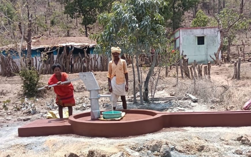 Relief from water problem, new hand pump installed in Baiga settlement Kohkajhori