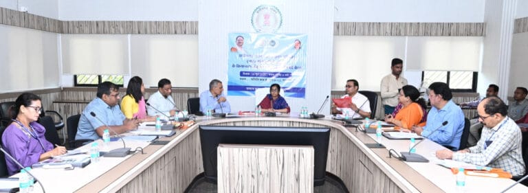 State level review meeting of Chhattisgarh Alcohol De-addiction Campaign concluded.