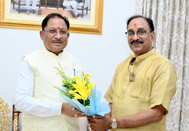 Newly appointed Chairman of Chhattisgarh Yoga Commission, Mr. Sanjay Agarwal, paid a courtesy call on the Chief Minister.