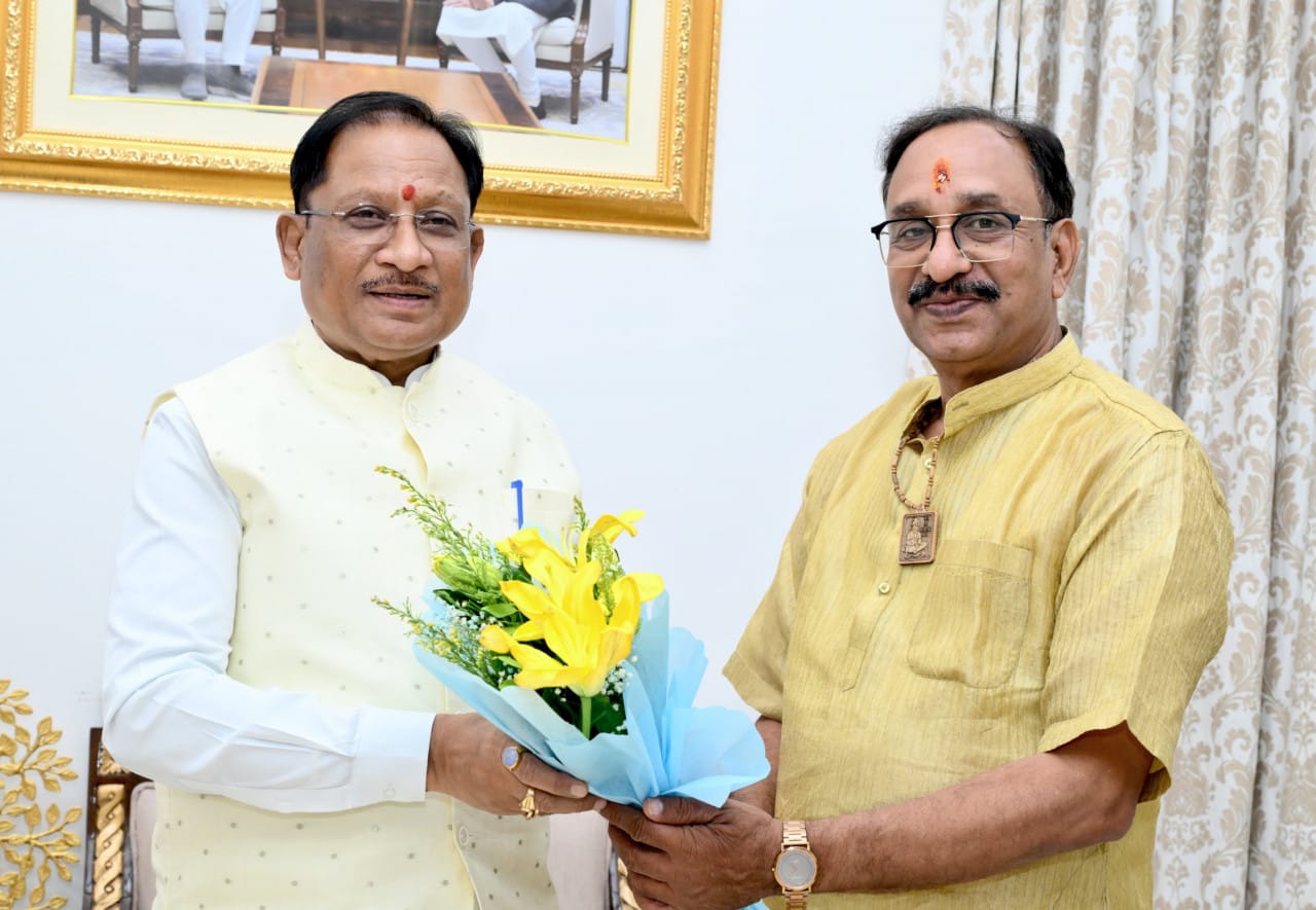 Newly appointed Chairman of Chhattisgarh Yoga Commission, Mr. Sanjay Agarwal, paid a courtesy call on the Chief Minister.