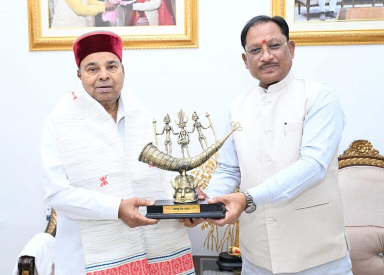  Karnataka Governor Shri Thaawarchand Gehlot paid a courtesy call on Chief Minister Shri Vishnudev Sai
