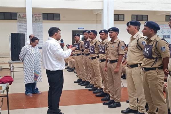 Creating a drug-free society was given to new constables at the Police Training School, Ujjain