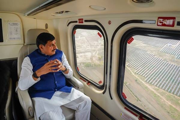 Chief Minister Dr. Yadav conducted aerial survey of Neemuch Solar Park and Greenco project