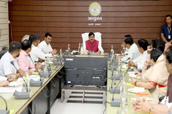 Chief Minister Dr. on the situation of water crisis in Indore. Yadav took the meeting