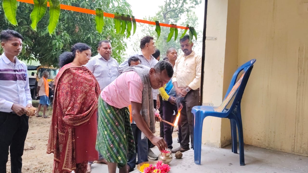 Ground breaking ceremony for construction of commercial complex worth Rs 15 lakh in Gram Panchayat Karsing