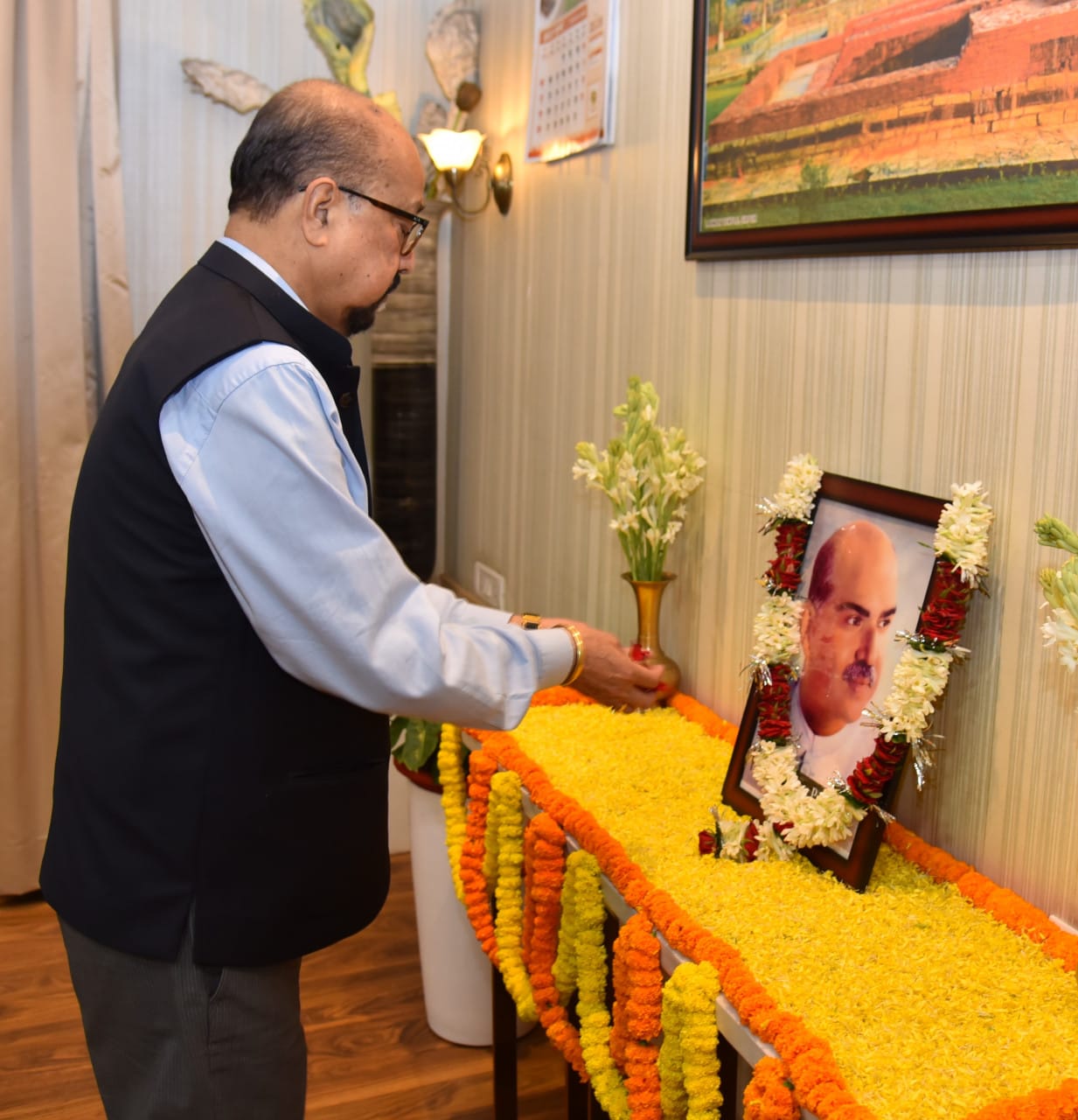 Governor pays tribute to Dr. Shyama Prasad Mukherjee on his birth anniversary