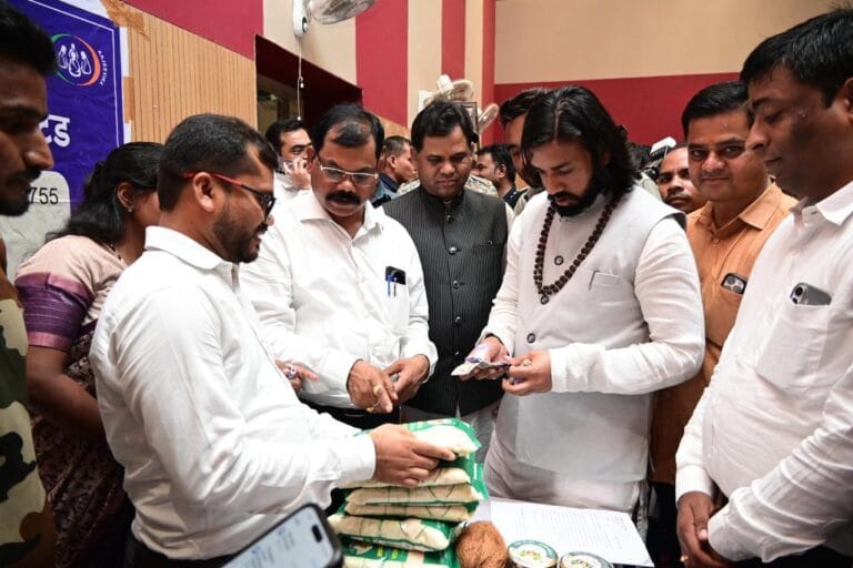 Arpa-Bihan’s Vishnubhog rice received overwhelming support from public representatives and citizens.