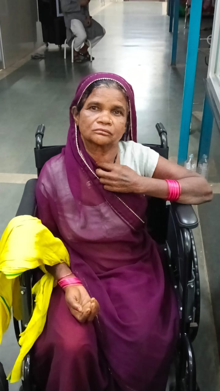 Gaurela-Pendra-Marwahi: With the prompt help of Dial-112, the life of a snakebite victim woman was saved.
