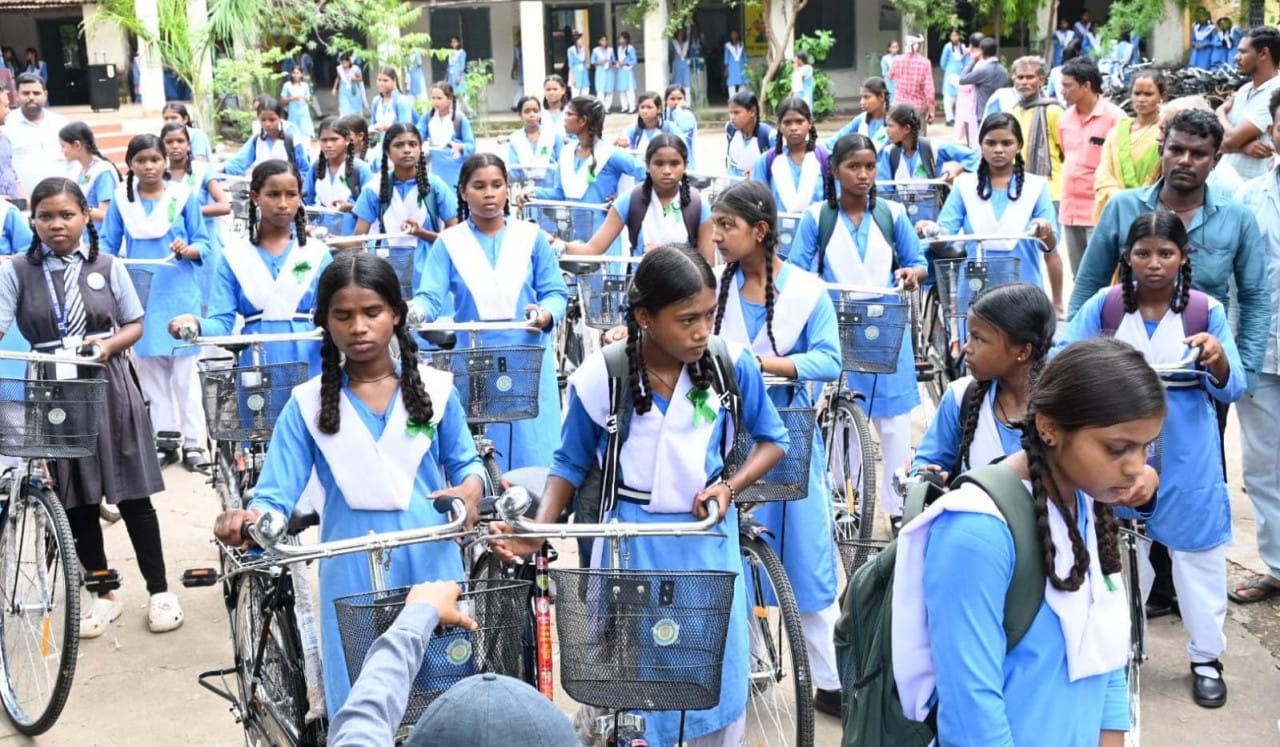 Wheel of good governance: Saraswati Cycle Scheme is improving the future of Chhattisgarh’s daughters.